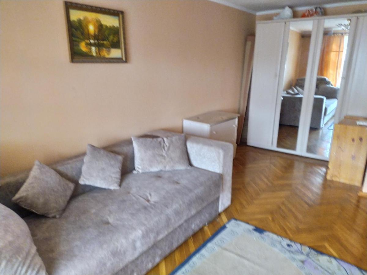 Apartment on Oktyabrskaya 105 Babrujsk Eksteriør bilde